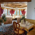 酒店 Wellnesshotel Parkschloessl Zu Ihr Adults Only 4*