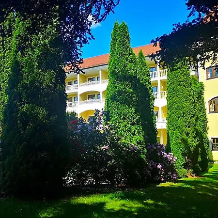 Wellnesshotel Parkschloessl Zu Ihr Adults Only فندق 4*